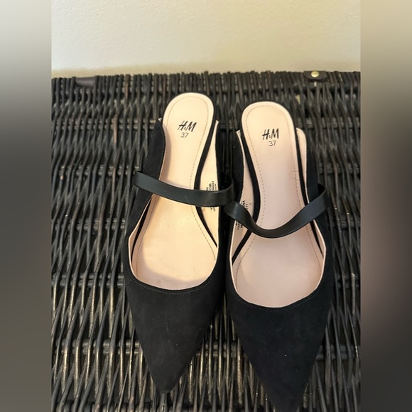 Women’s Suede Pointed Toe/Open Back Flats - Picture 2 of 5